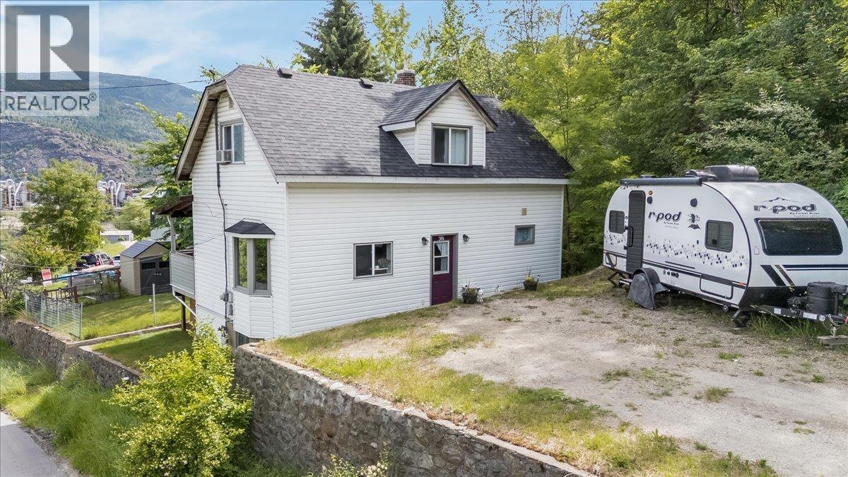 96 Reservoir Road, Warfield, British Columbia  V1R 3R8 - Photo 2 - 10390532