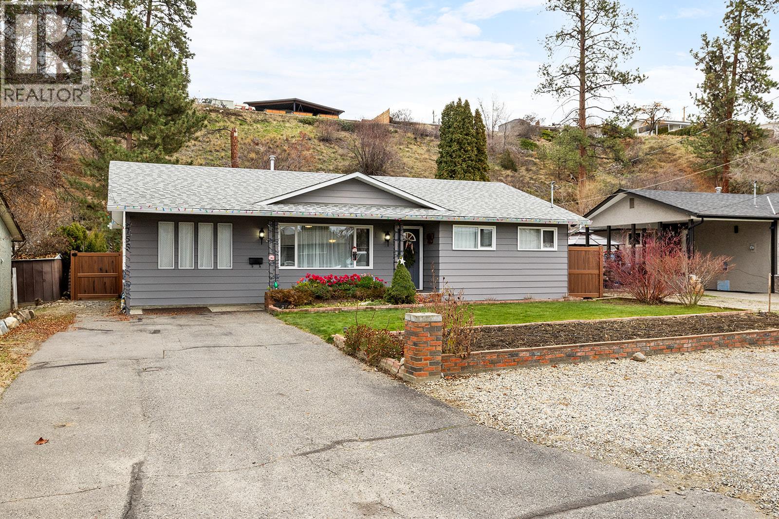 755 Camelia Road, Kelowna, British Columbia  V1X 3M9 - Photo 2 - 10390525