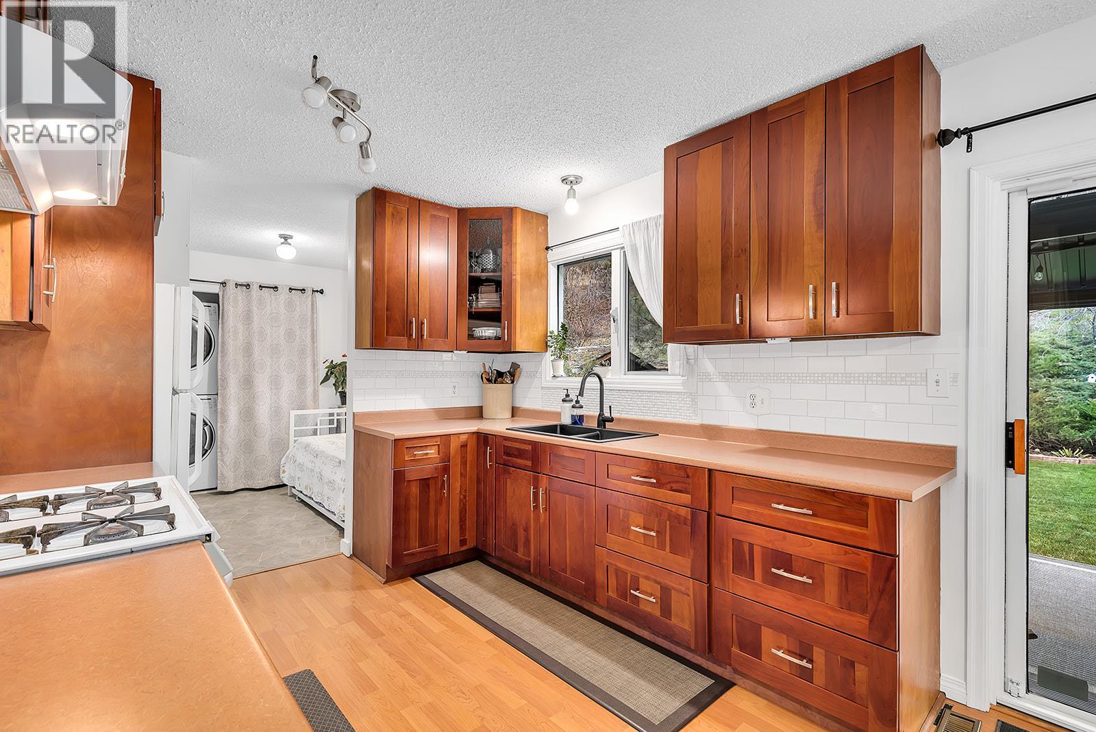 755 Camelia Road, Kelowna, British Columbia  V1X 3M9 - Photo 27 - 10390525