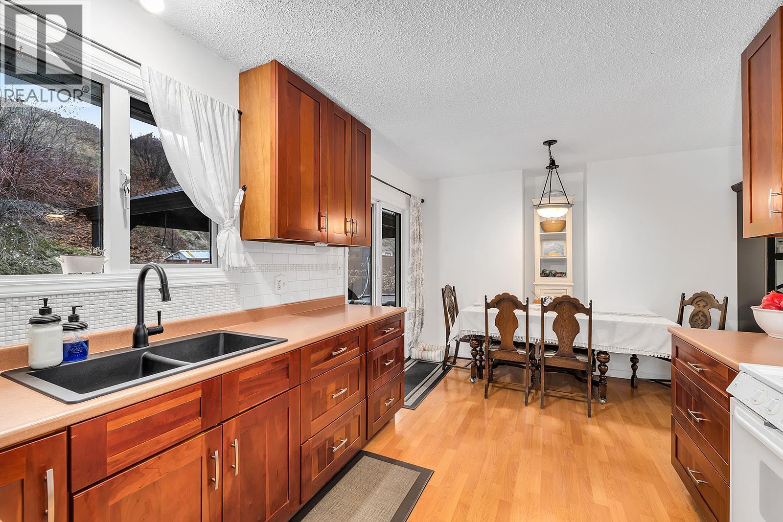 755 Camelia Road, Kelowna, British Columbia  V1X 3M9 - Photo 30 - 10390525