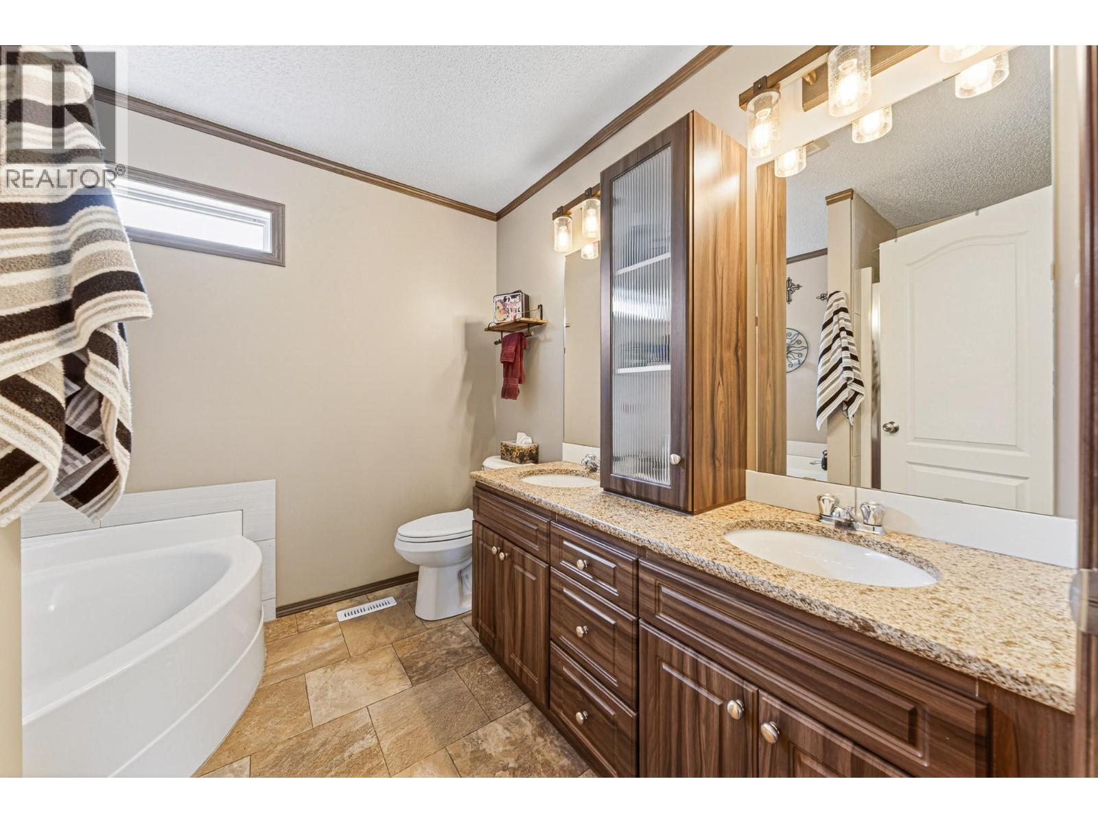 115 Deerborne Drive, Elkford, British Columbia  V0B 1H0 - Photo 25 - 10390537