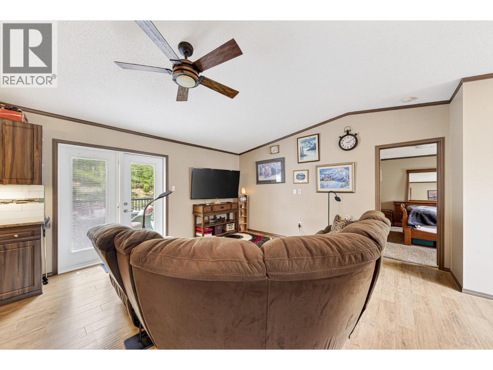 115 Deerborne Drive, Elkford, British Columbia  V0B 1H0 - Photo 4 - 10390537