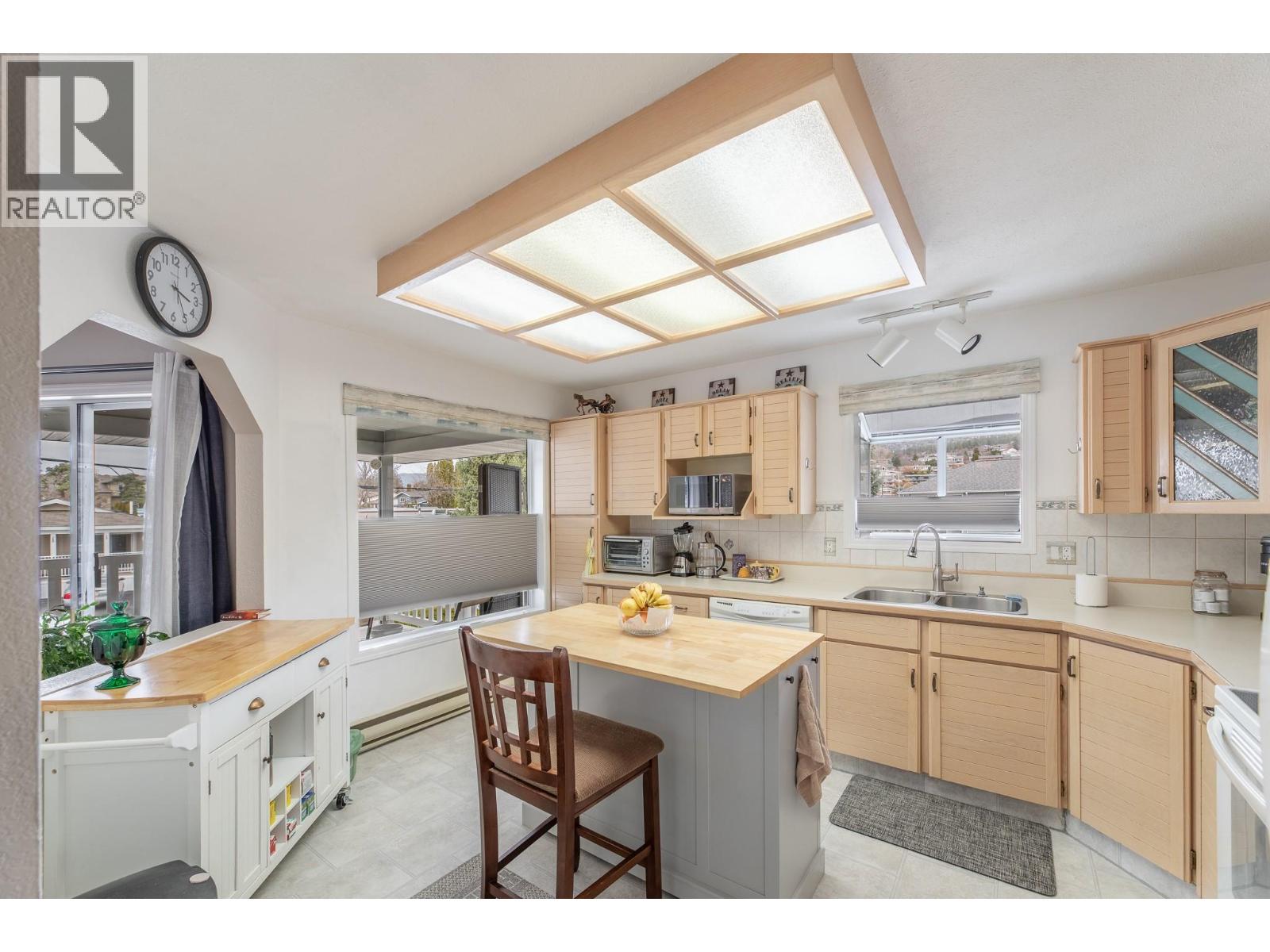 62 Dauphin Avenue Unit# 202, Penticton, British Columbia  V2A 6V8 - Photo 5 - 10390607