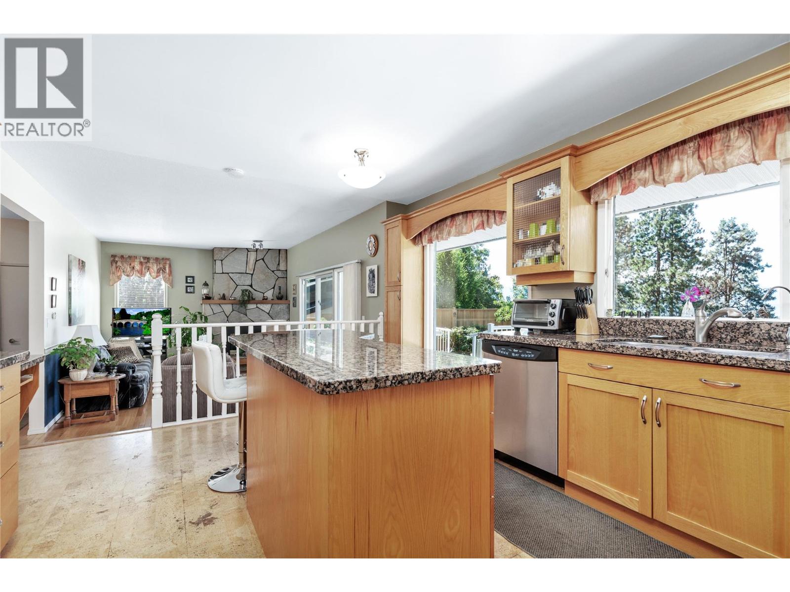 20 Alameda Court, Kelowna, British Columbia  V1V 1C7 - Photo 9 - 10390224