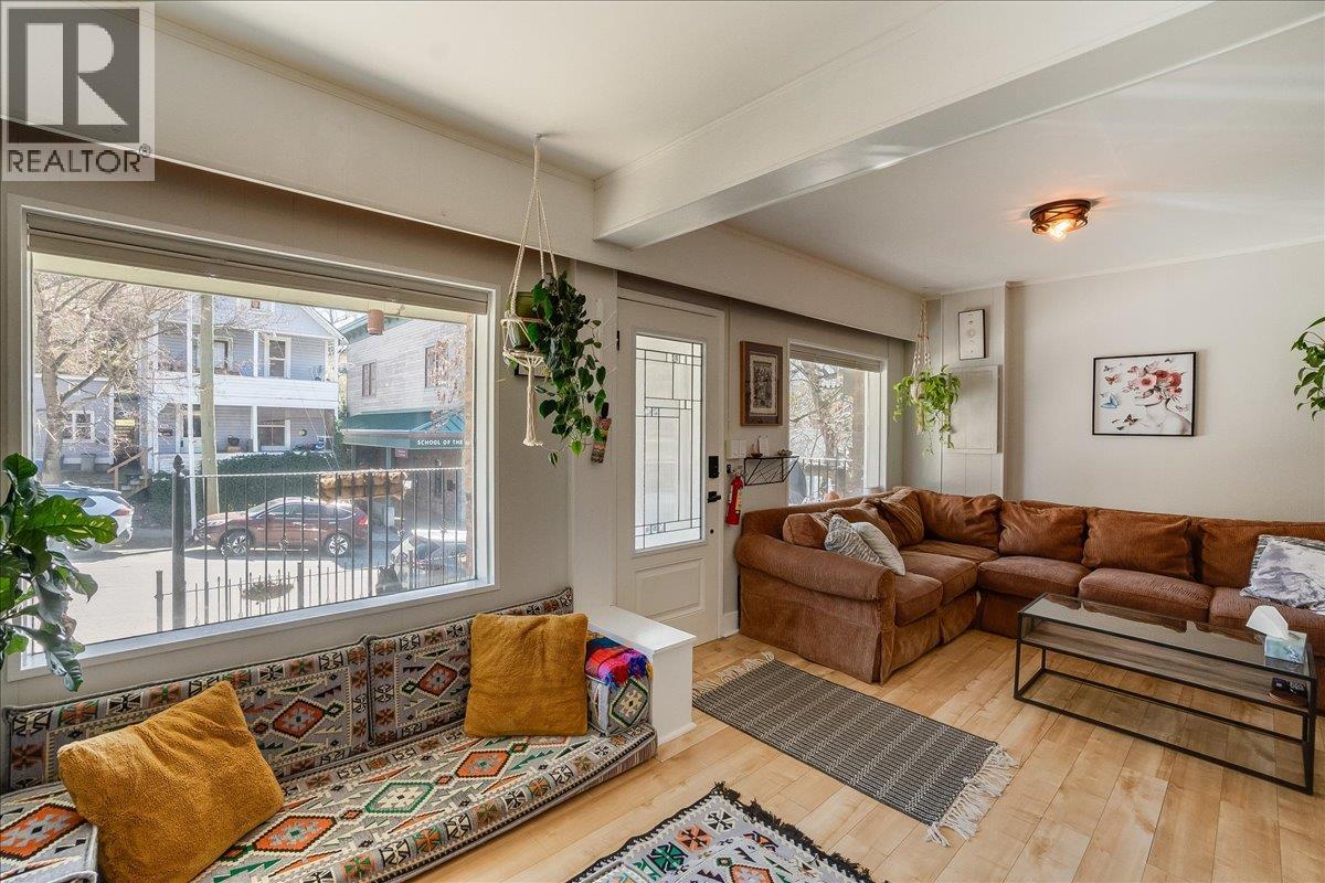 615 Victoria Street, Nelson, British Columbia  V1L 4L1 - Photo 3 - 10389879