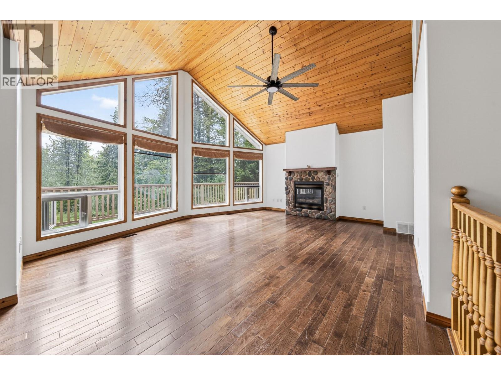 7259 Olsen Road, Jaffray, British Columbia  V0B 1T0 - Photo 3 - 10386842