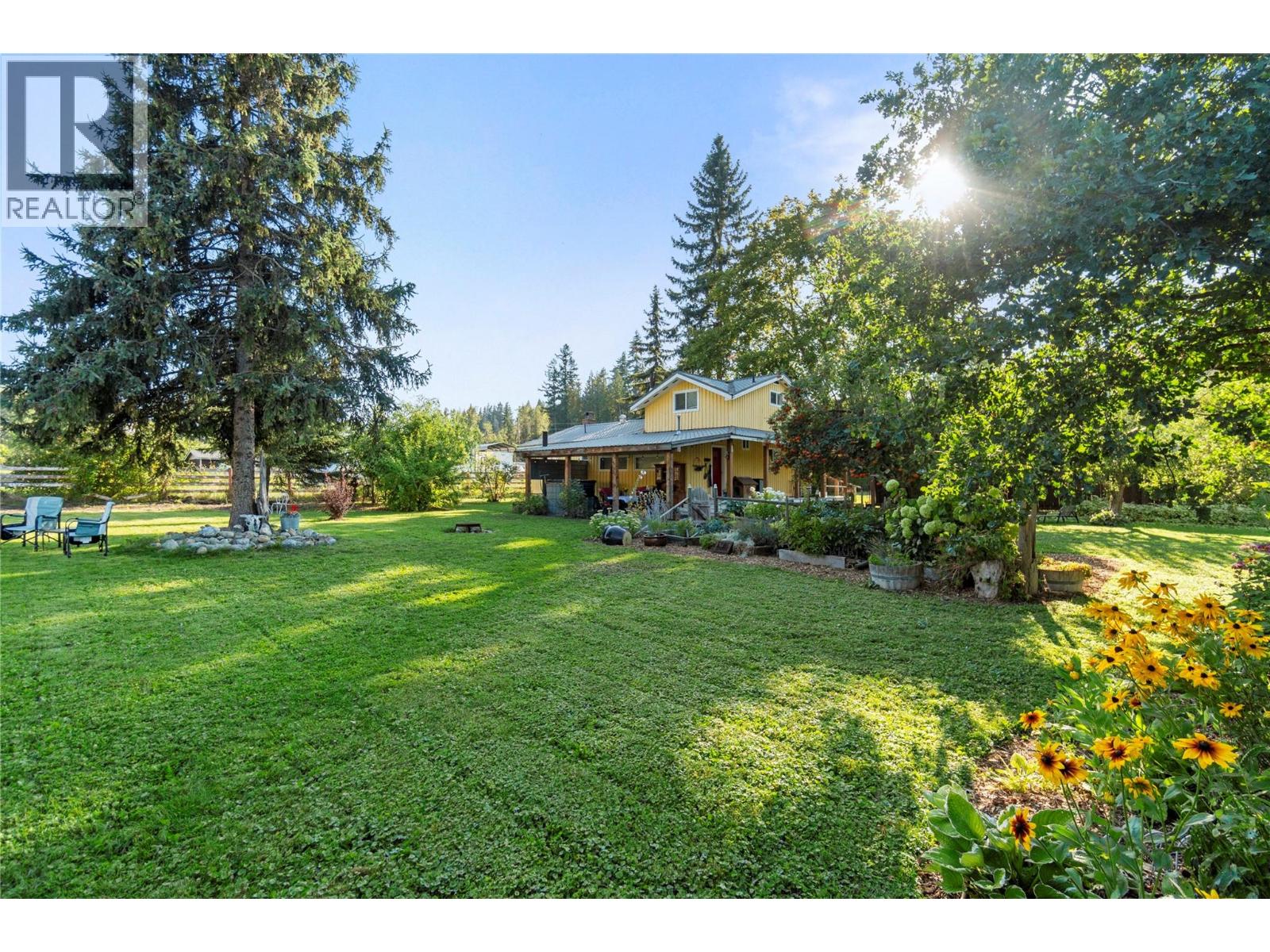 3590 50 Street Ne, Salmon Arm, British Columbia  V1E 1Y5 - Photo 1 - 10390492