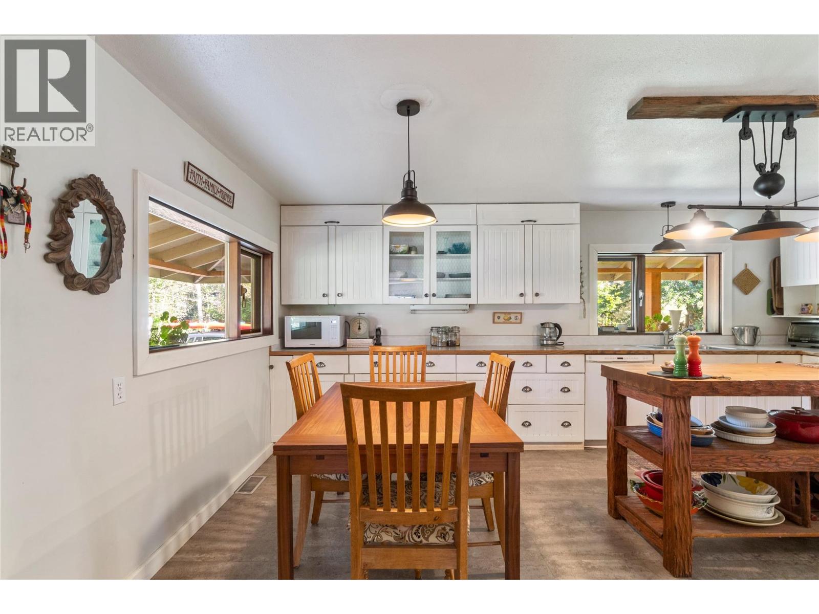 3590 50 Street Ne, Salmon Arm, British Columbia  V1E 1Y5 - Photo 12 - 10390492