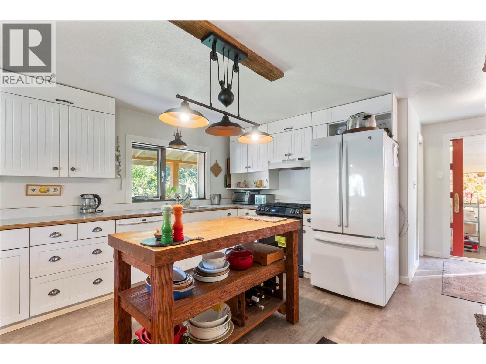3590 50 Street Ne, Salmon Arm, British Columbia  V1E 1Y5 - Photo 13 - 10390492