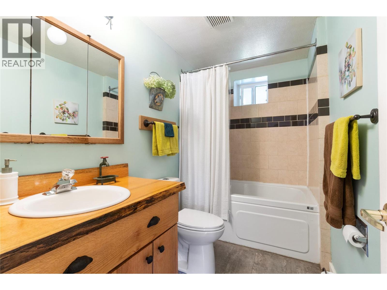 3590 50 Street Ne, Salmon Arm, British Columbia  V1E 1Y5 - Photo 28 - 10390492