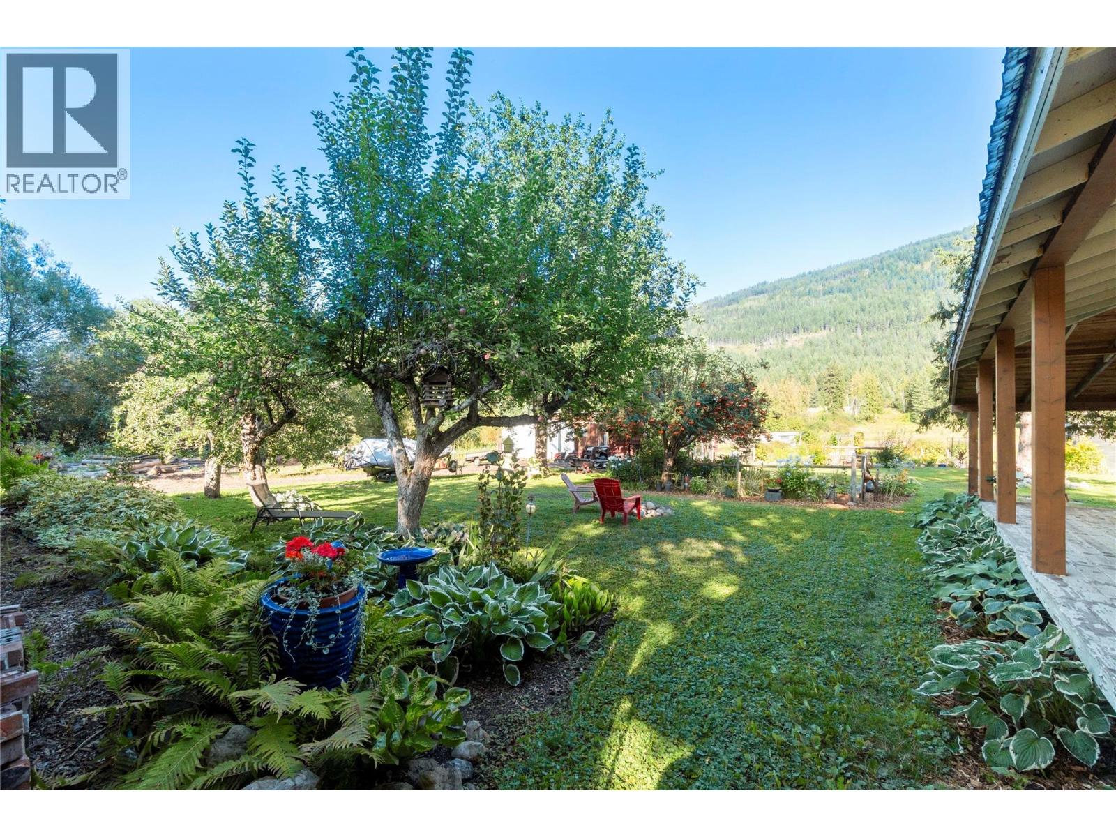 3590 50 Street Ne, Salmon Arm, British Columbia  V1E 1Y5 - Photo 3 - 10390492