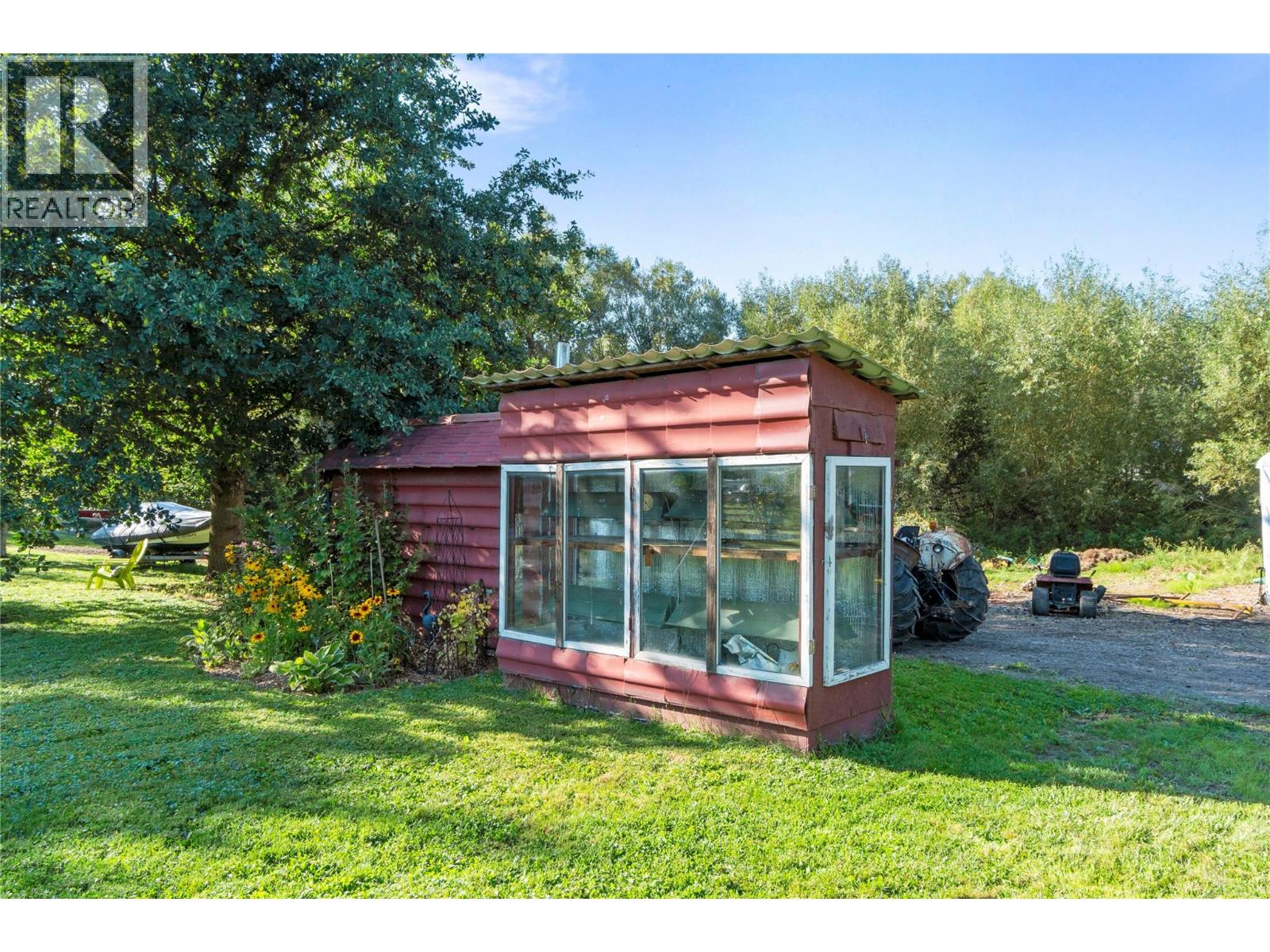 3590 50 Street Ne, Salmon Arm, British Columbia  V1E 1Y5 - Photo 36 - 10390492