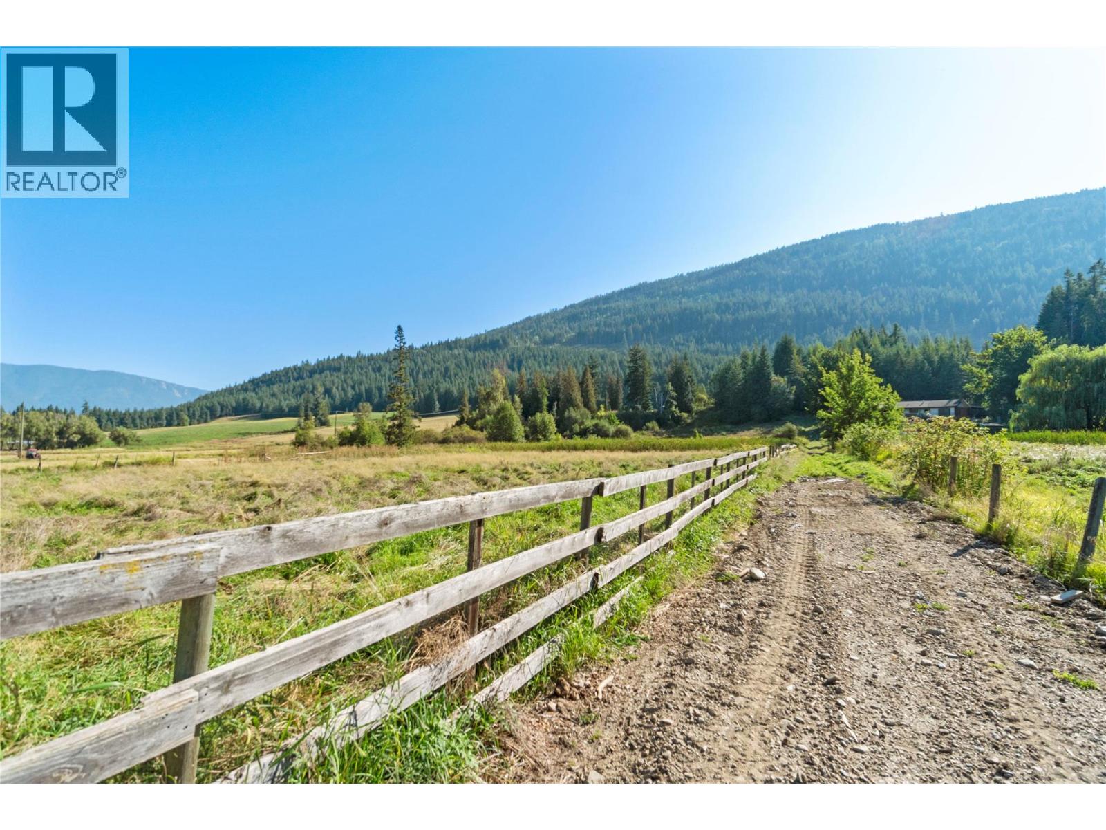 3590 50 Street Ne, Salmon Arm, British Columbia  V1E 1Y5 - Photo 38 - 10390492