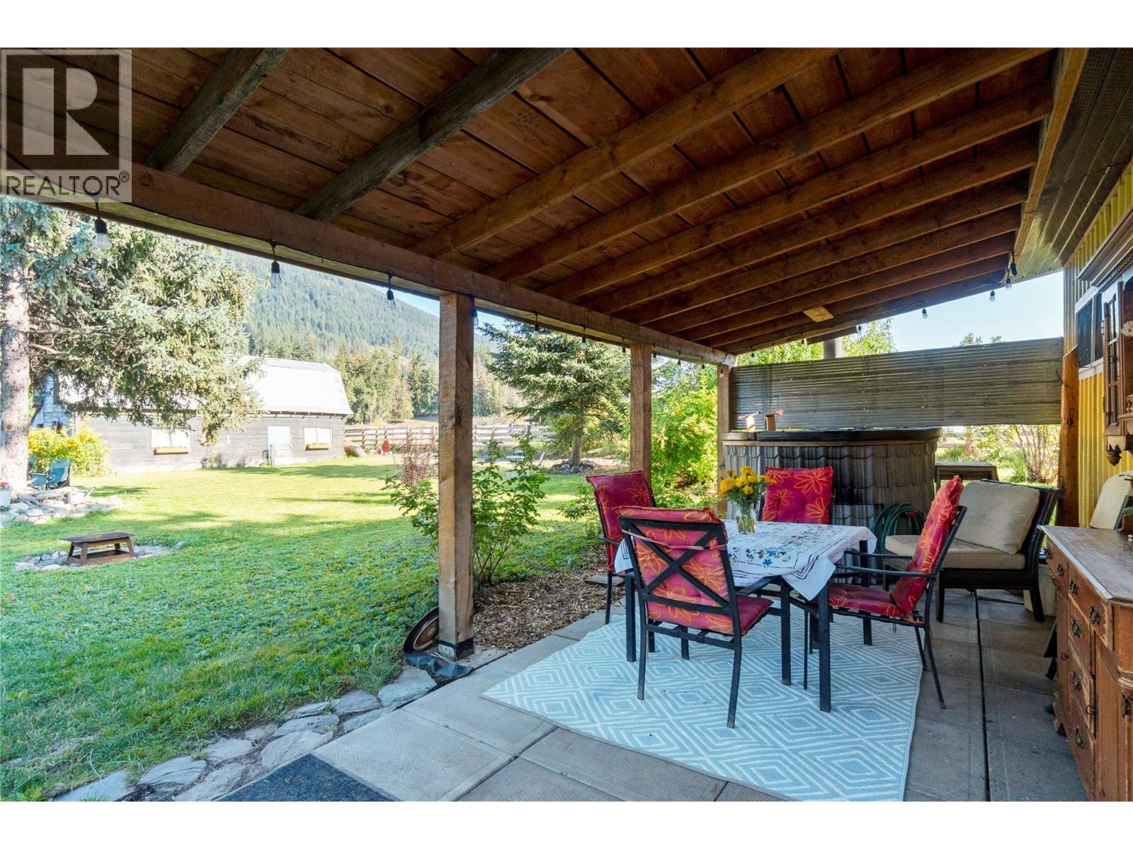 3590 50 Street Ne, Salmon Arm, British Columbia  V1E 1Y5 - Photo 4 - 10390492