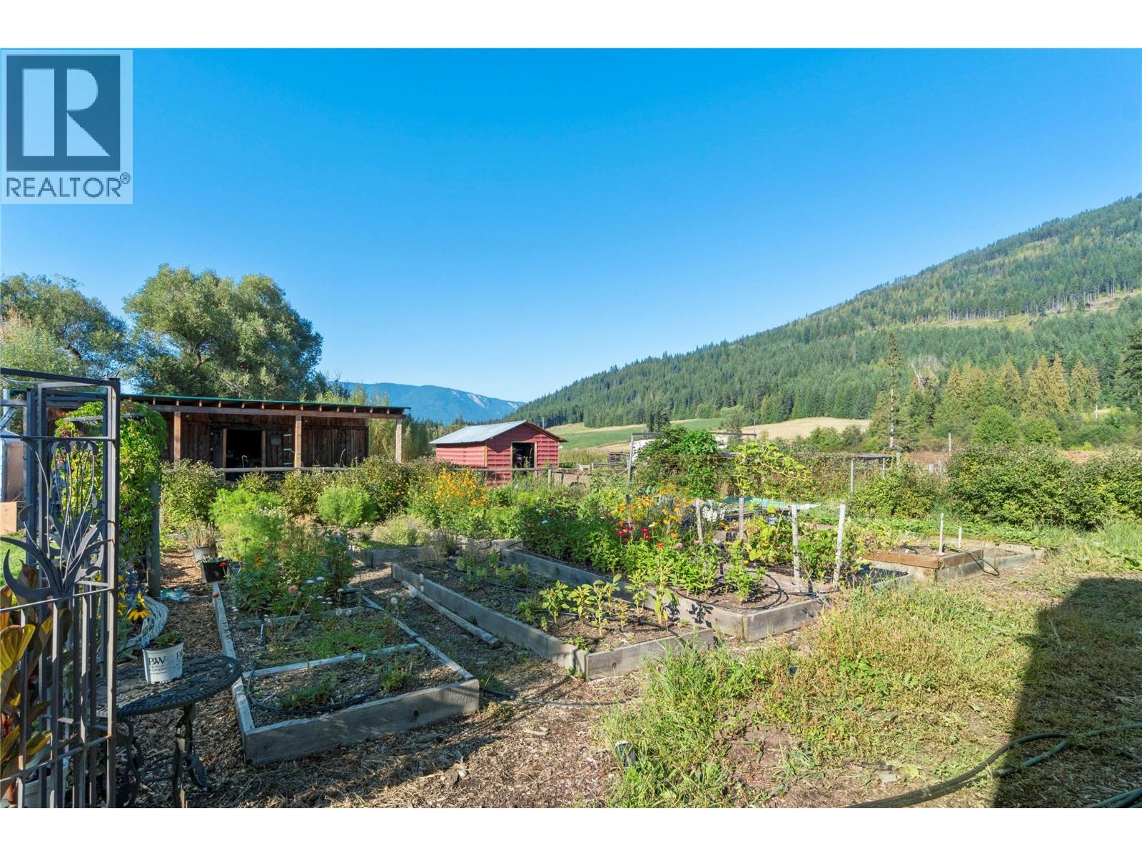 3590 50 Street Ne, Salmon Arm, British Columbia  V1E 1Y5 - Photo 42 - 10390492