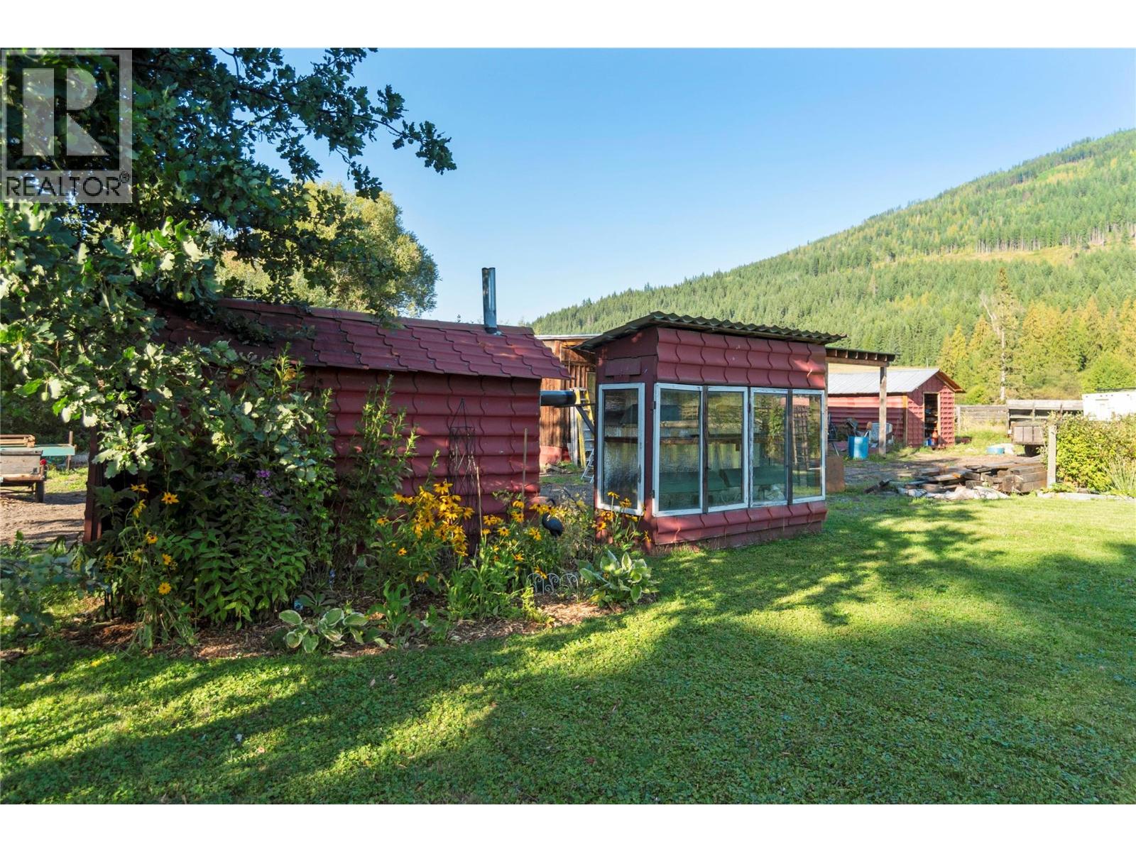 3590 50 Street Ne, Salmon Arm, British Columbia  V1E 1Y5 - Photo 43 - 10390492