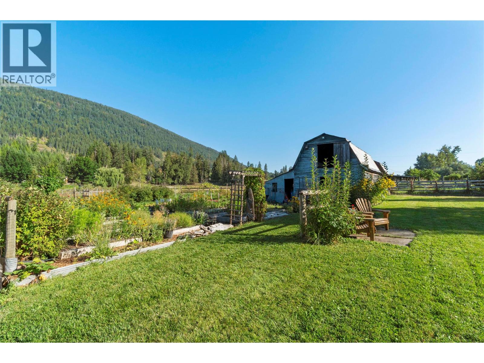3590 50 Street Ne, Salmon Arm, British Columbia  V1E 1Y5 - Photo 44 - 10390492
