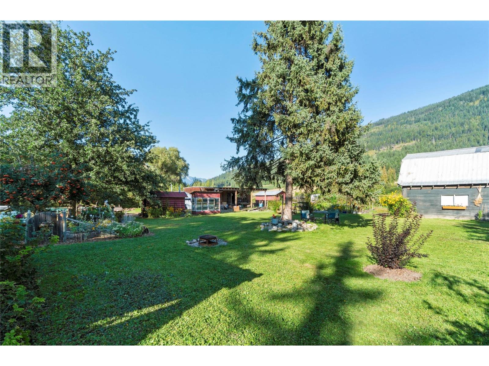 3590 50 Street Ne, Salmon Arm, British Columbia  V1E 1Y5 - Photo 5 - 10390492