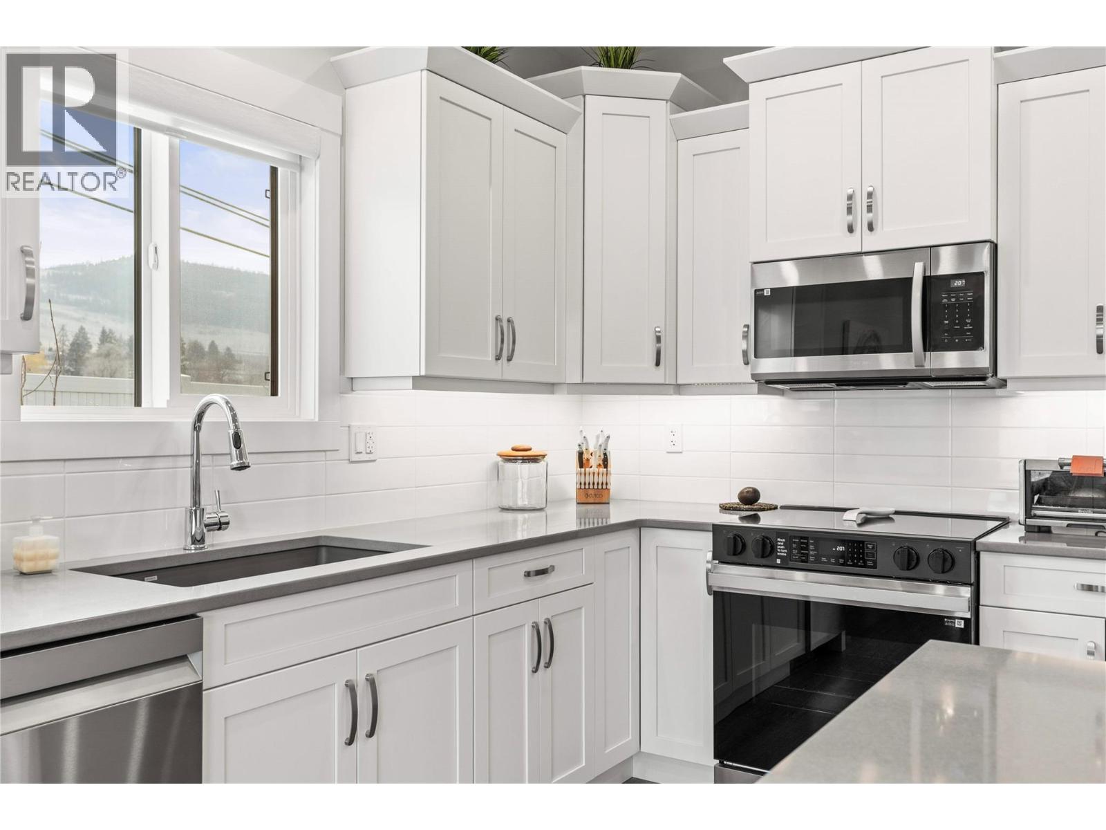 6469 Okanagan Landing Road, Vernon, British Columbia  V1H 1M5 - Photo 10 - 10390606
