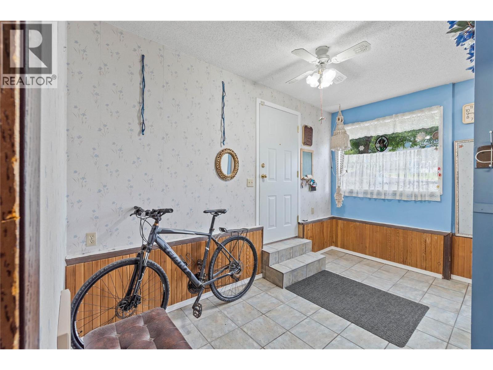 853 Alpine Terrace, Kamloops, British Columbia  V2B 6E7 - Photo 10 - 10389542