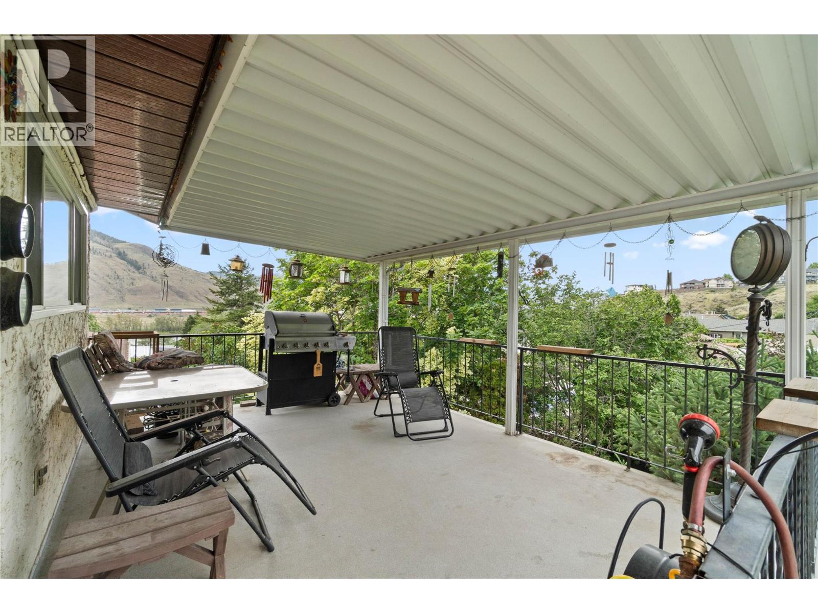 853 Alpine Terrace, Kamloops, British Columbia  V2B 6E7 - Photo 6 - 10389542