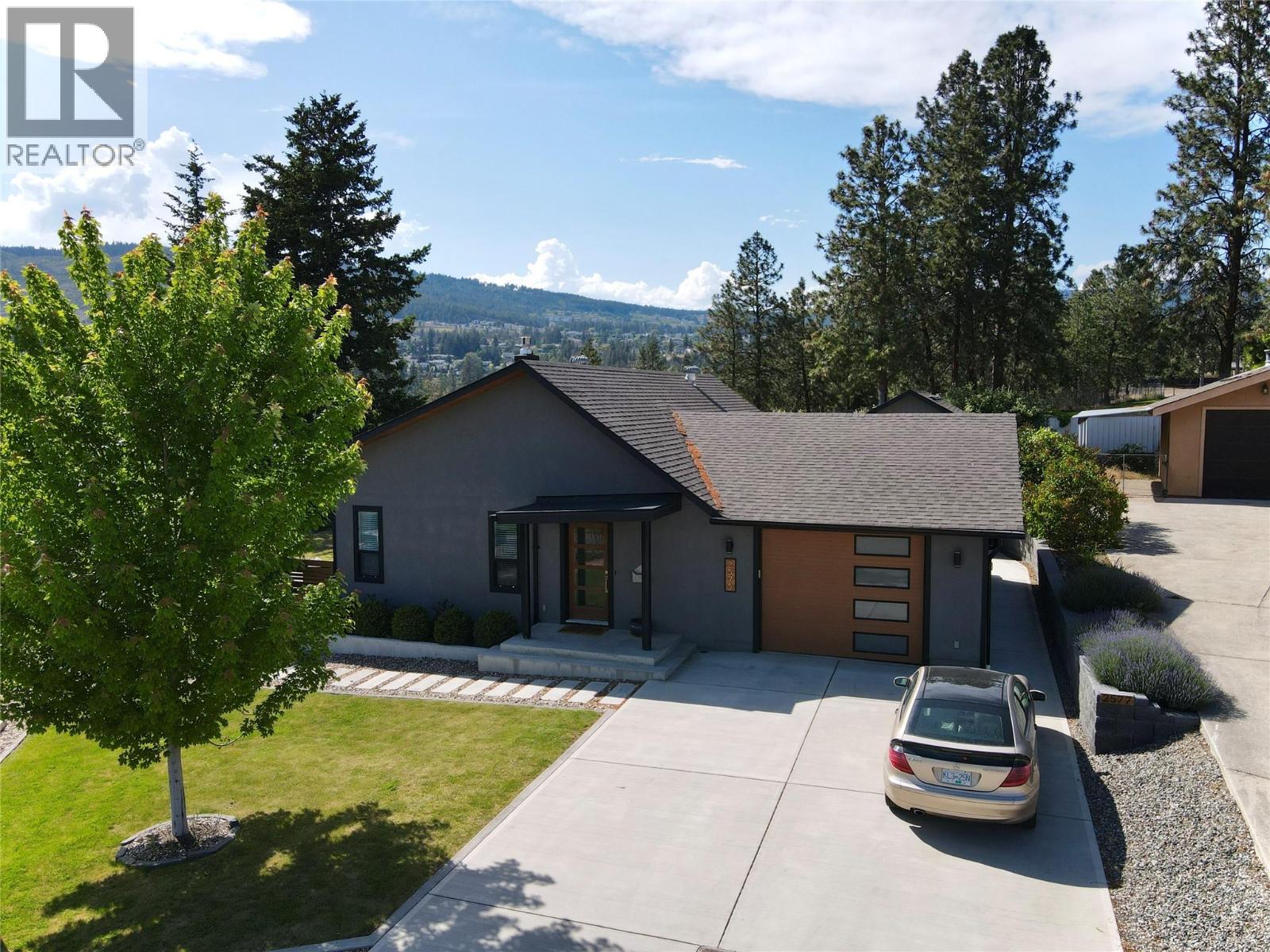2575 Pineridge Place, west kelowna, British Columbia