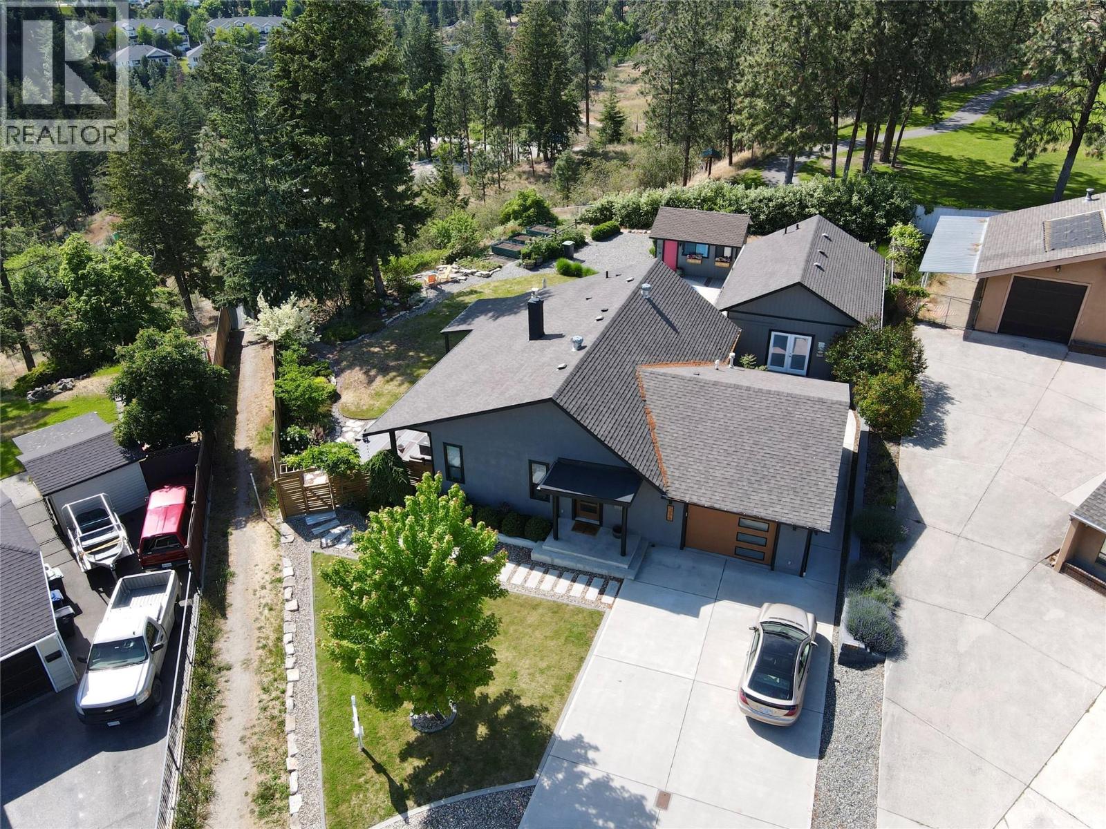 2575 Pineridge Place, West Kelowna, British Columbia  V4T 2J7 - Photo 2 - 10390541