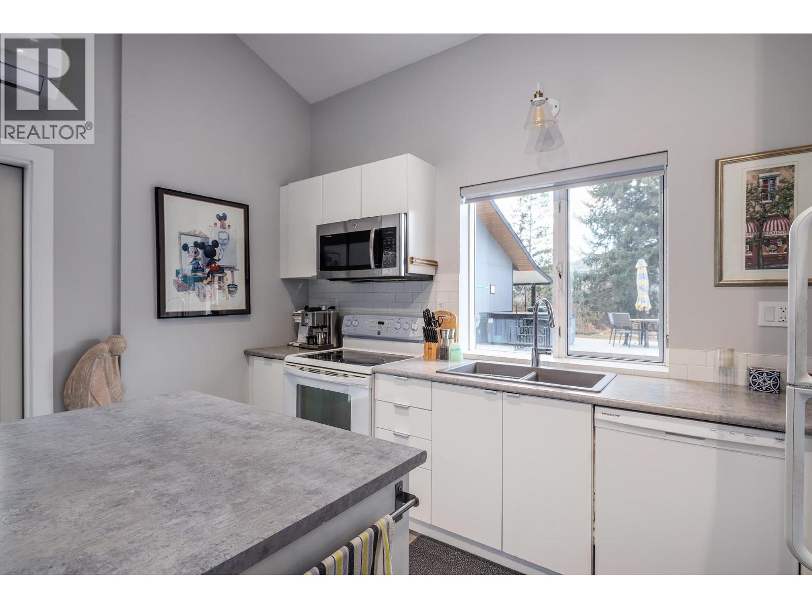 2575 Pineridge Place, West Kelowna, British Columbia  V4T 2J7 - Photo 21 - 10390541