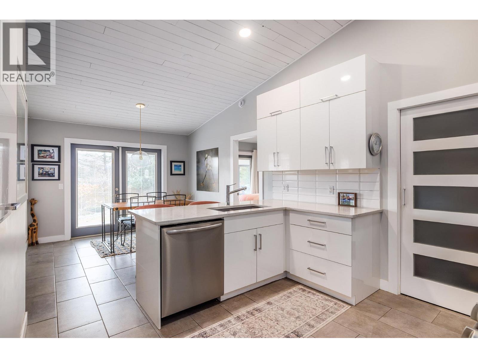 2575 Pineridge Place, West Kelowna, British Columbia  V4T 2J7 - Photo 7 - 10390541