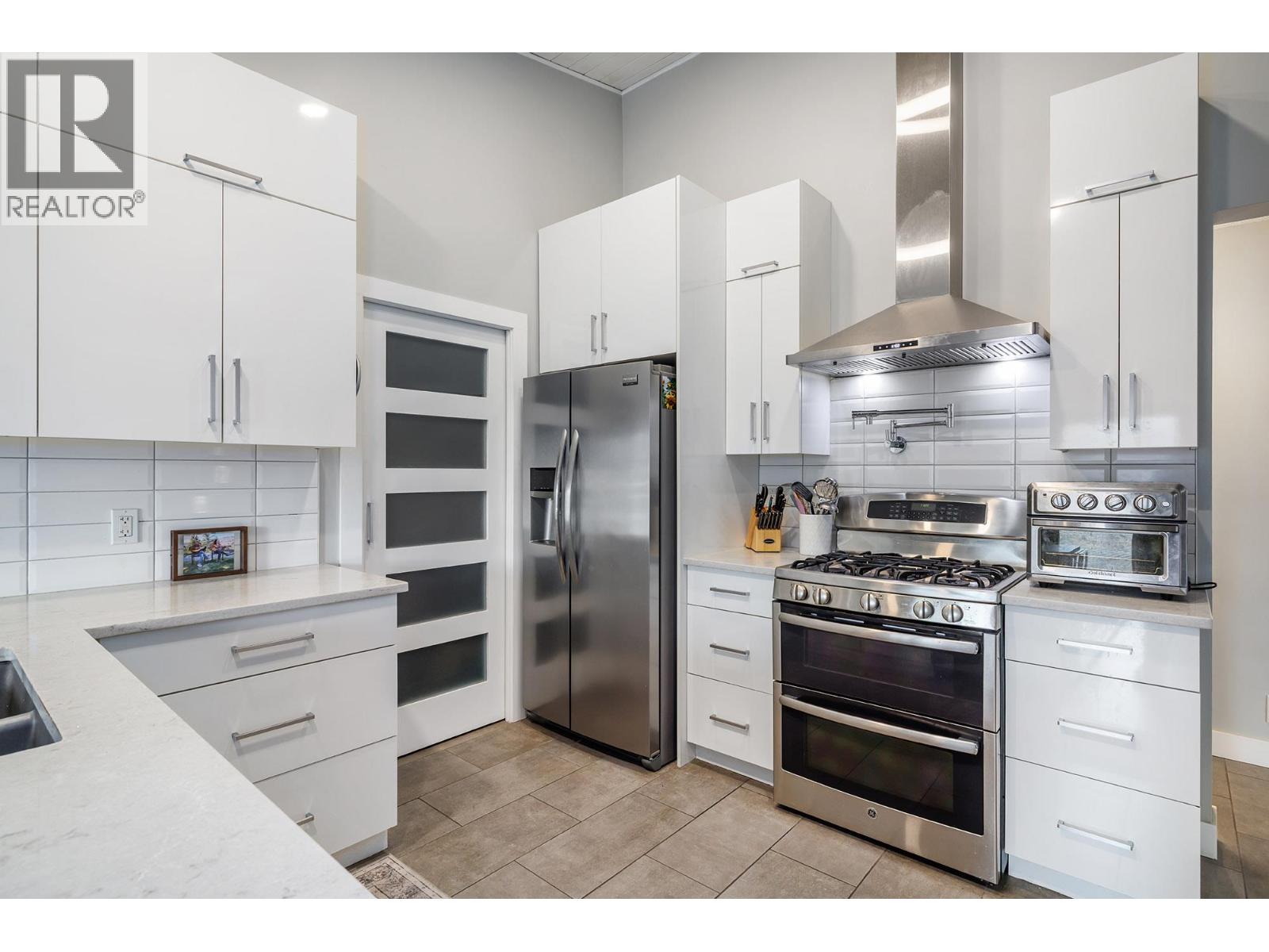 2575 Pineridge Place, West Kelowna, British Columbia  V4T 2J7 - Photo 8 - 10390541