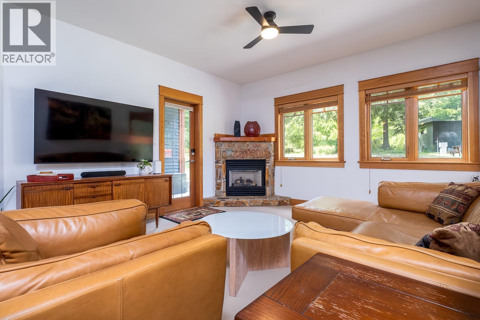 1005 Mountain View Road Unit# 2e, Rossland, British Columbia  V0G 1Y0 - Photo 10 - 10389565