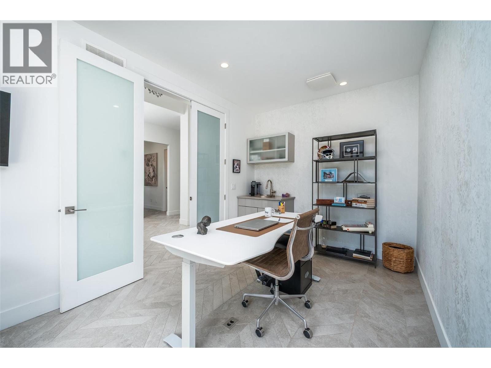 3567 Lakeshore Road, Kelowna, British Columbia  V1W 3K1 - Photo 17 - 10390616