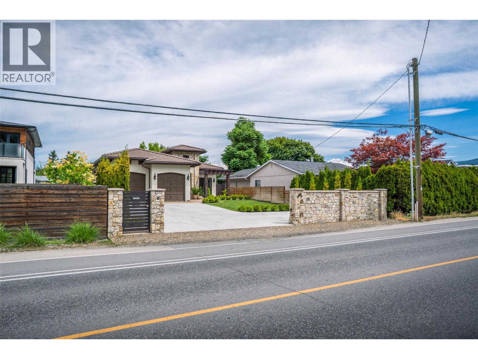 3567 Lakeshore Road, Kelowna, British Columbia  V1W 3K1 - Photo 5 - 10390616
