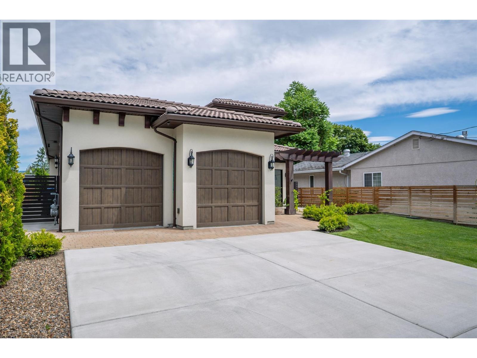 3567 Lakeshore Road, Kelowna, British Columbia  V1W 3K1 - Photo 8 - 10390616