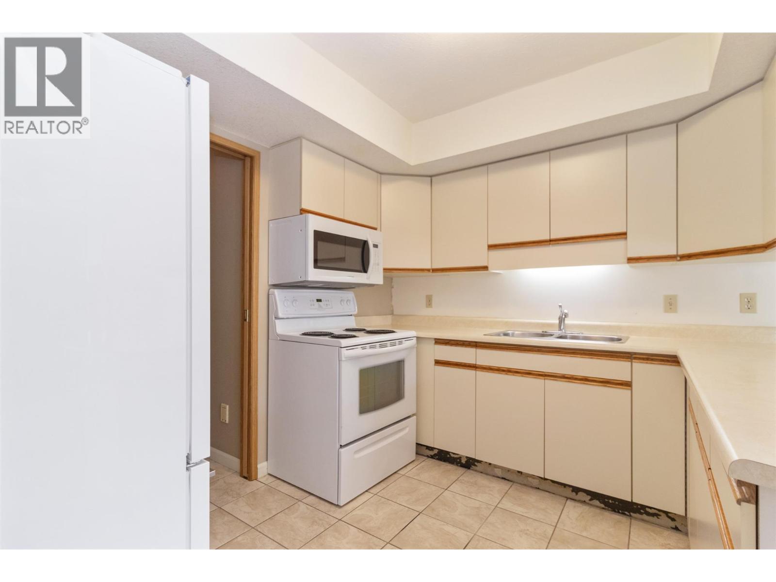 1171 Lawson Avenue, Kelowna, British Columbia  V1Y 6T8 - Photo 11 - 10390495