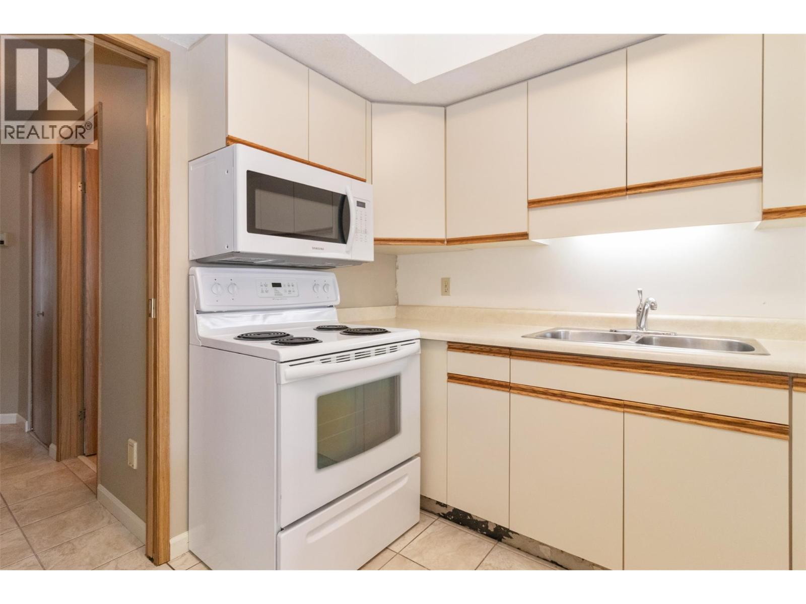 1171 Lawson Avenue, Kelowna, British Columbia  V1Y 6T8 - Photo 13 - 10390495