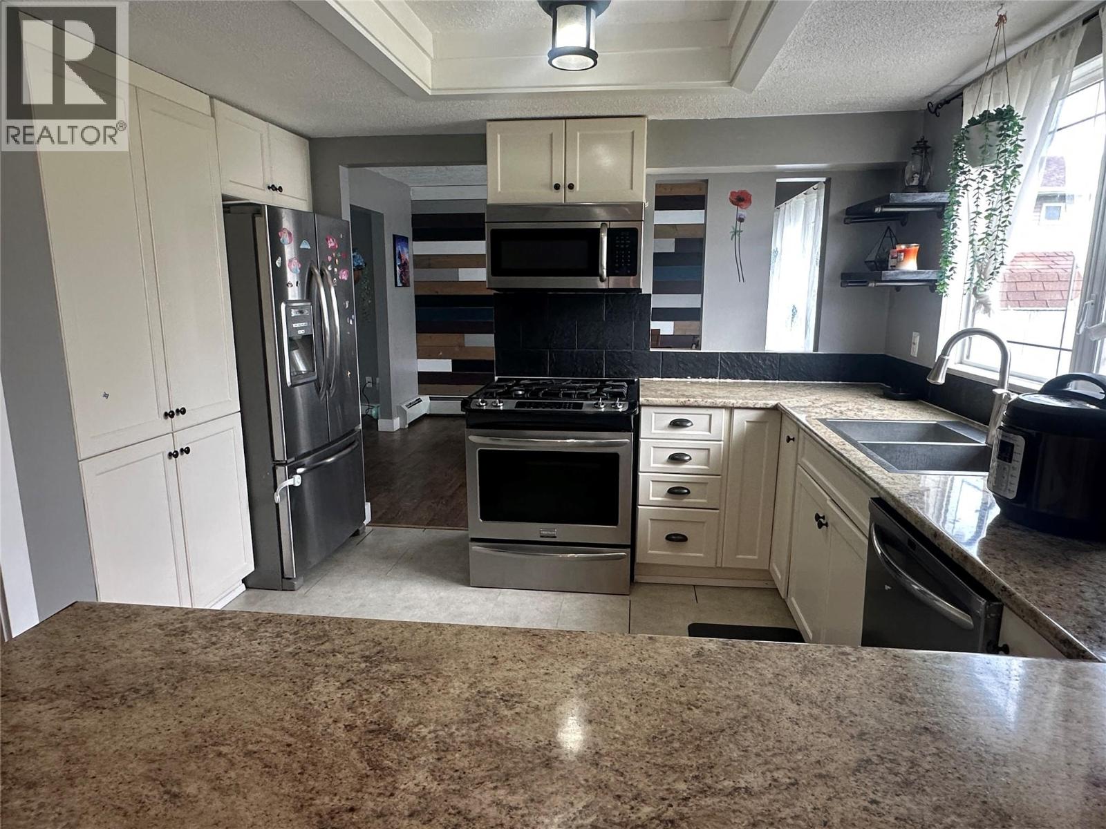 10692 Cottonwood Crescent, Dawson Creek, British Columbia  V1G 4M4 - Photo 3 - 10390672