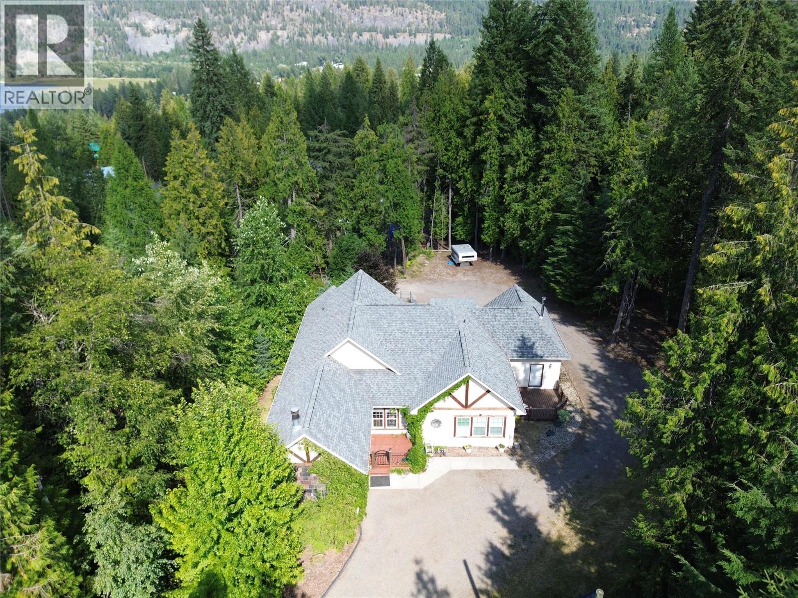 1615 Beech Road, Christina Lake, British Columbia  V0H 1E0 - Photo 2 - 10390654