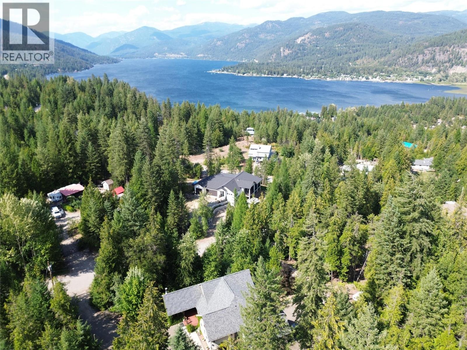 1615 Beech Road, Christina Lake, British Columbia  V0H 1E0 - Photo 3 - 10390654