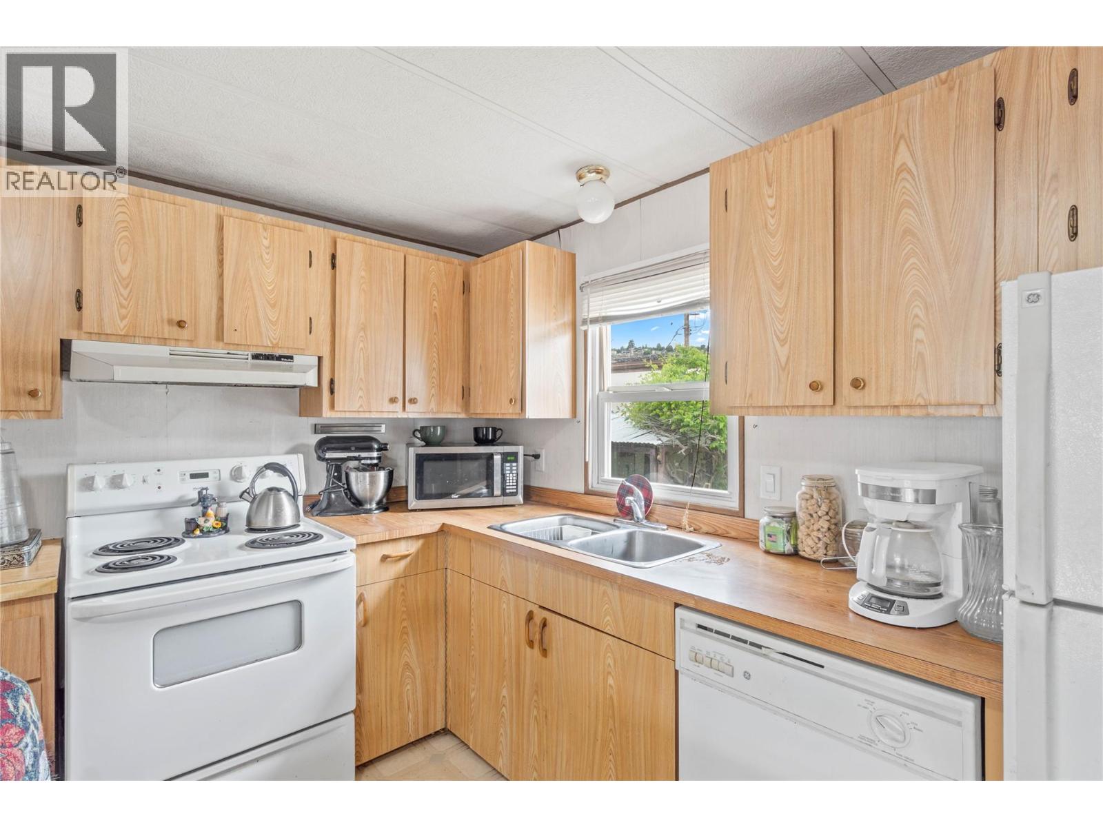 13 Mars Drive Unit# 13m, Kamloops, British Columbia  V2B 1B3 - Photo 13 - 10390536