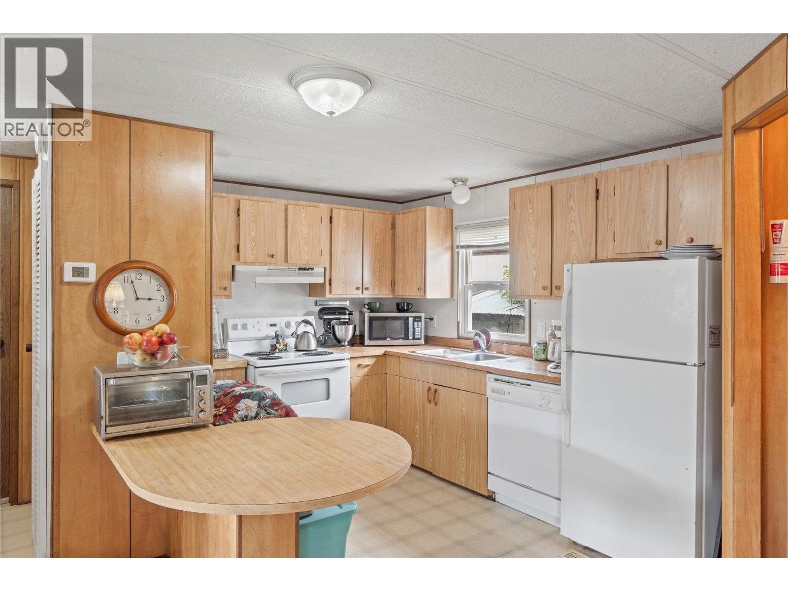 13 Mars Drive Unit# 13m, Kamloops, British Columbia  V2B 1B3 - Photo 4 - 10390536