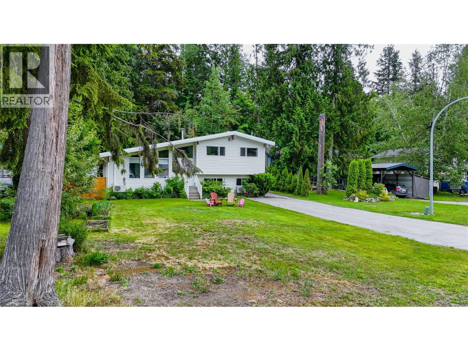 126 Bernard Nelson Crescent, Revelstoke, British Columbia  V0E 2S0 - Photo 4 - 10390552