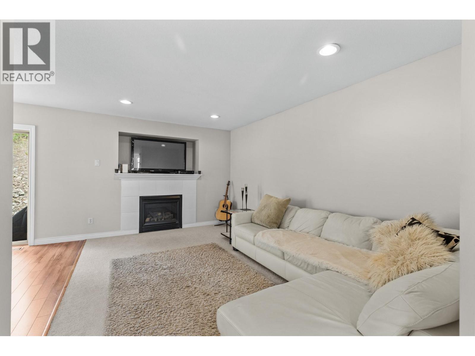2042 Moonbeam Close, West Kelowna, British Columbia  V1Z 3X9 - Photo 28 - 10390011