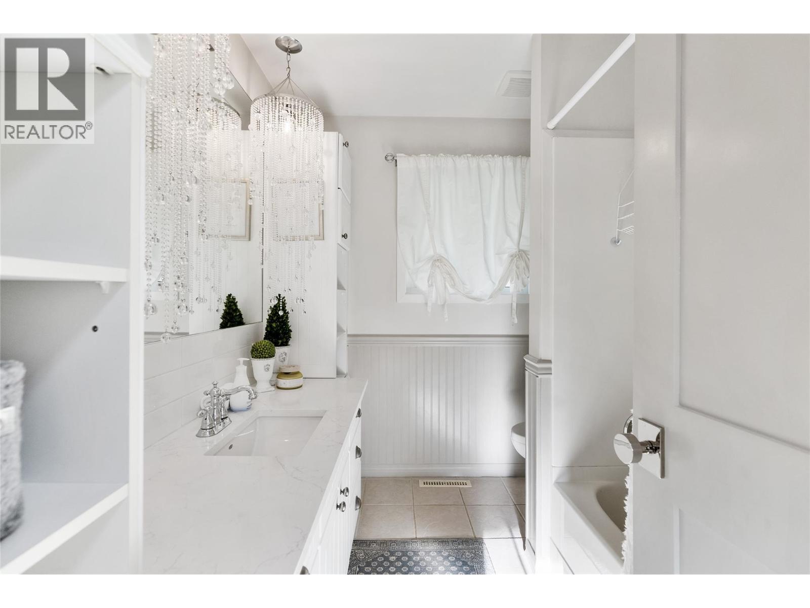 4471 Nottingham Road, Kelowna, British Columbia  V1W 1V1 - Photo 30 - 10389453