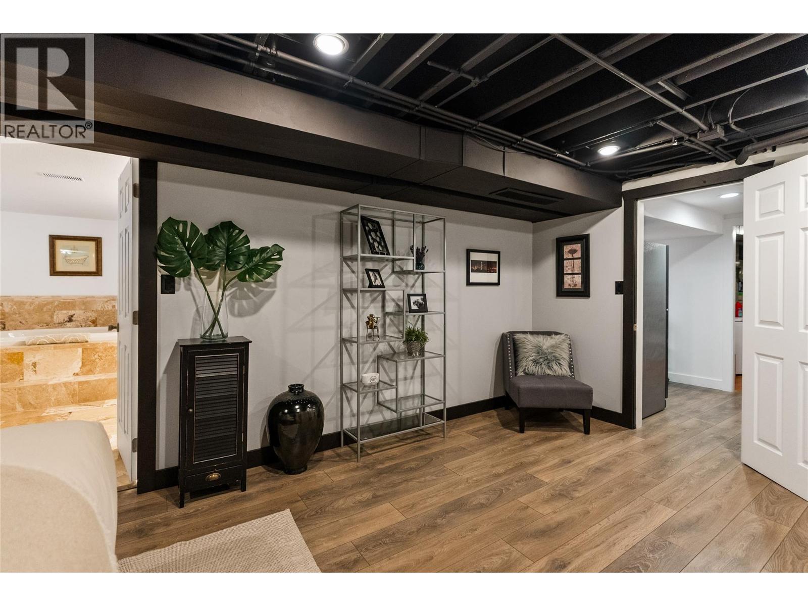 4471 Nottingham Road, Kelowna, British Columbia  V1W 1V1 - Photo 36 - 10389453