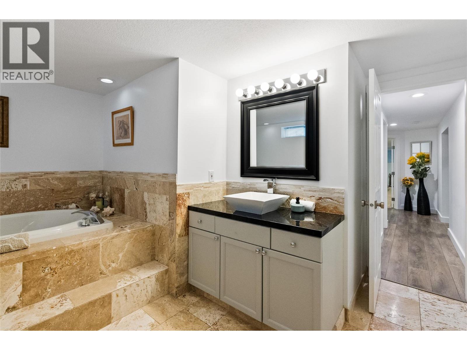 4471 Nottingham Road, Kelowna, British Columbia  V1W 1V1 - Photo 39 - 10389453
