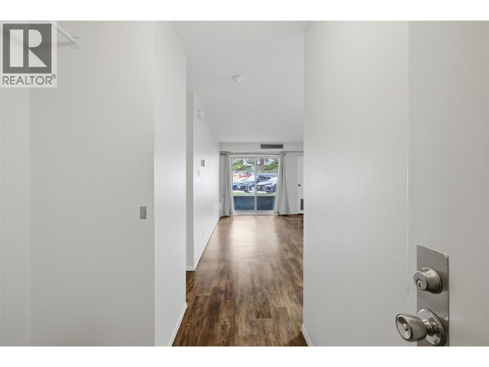 245 Gordonhorn Crescent Unit# 111, Kamloops, British Columbia  V2E 1G5 - Photo 4 - 10390686