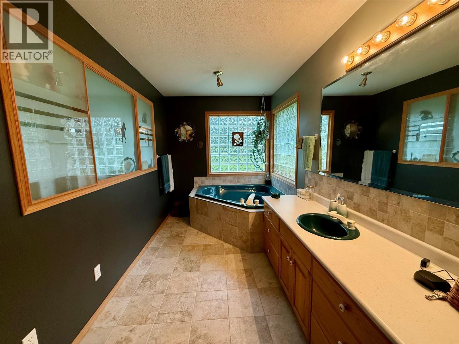 8110 Wycliffe Road, Cranbrook, British Columbia  V1C 7C7 - Photo 12 - 10390421
