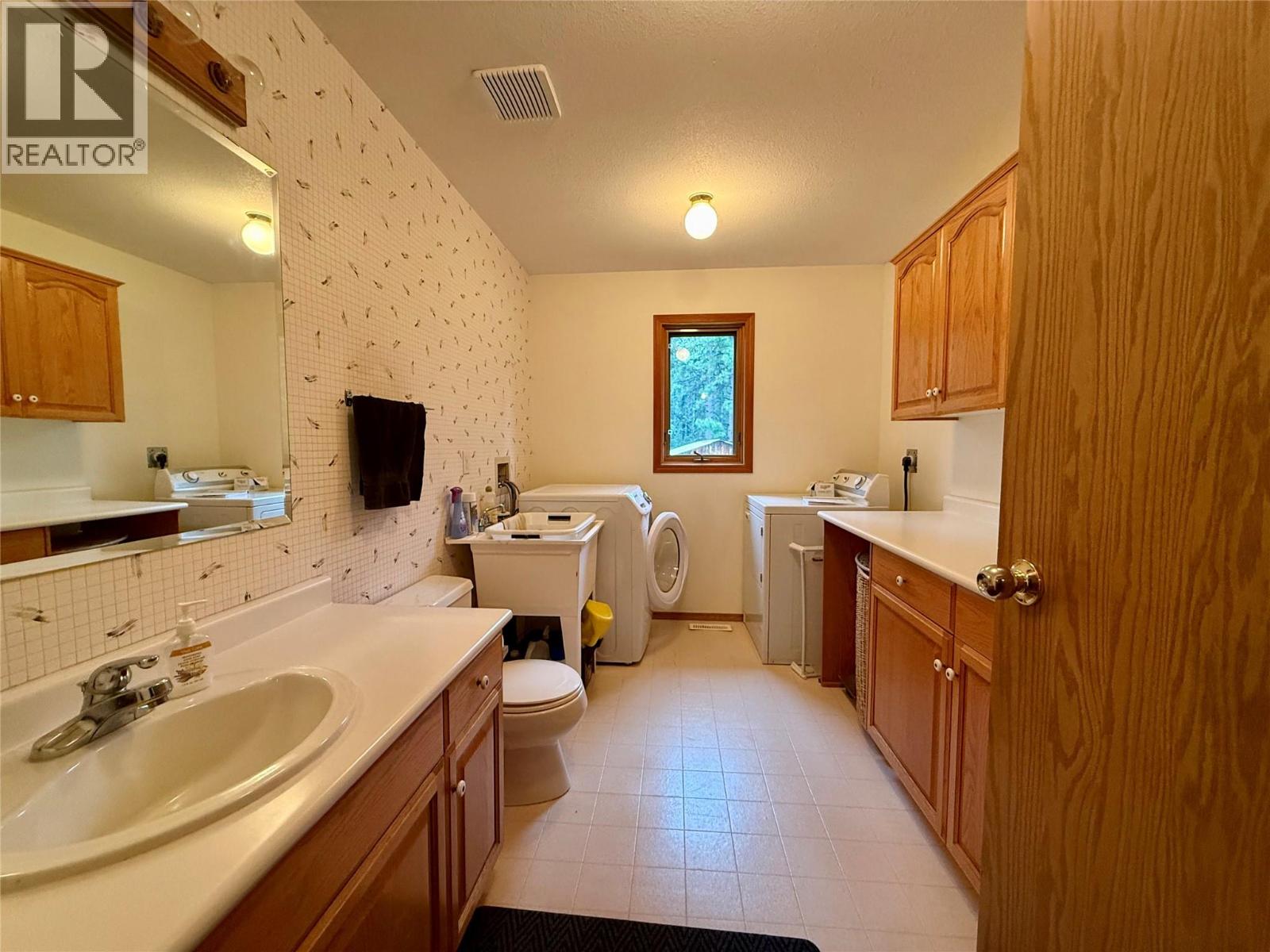 8110 Wycliffe Road, Cranbrook, British Columbia  V1C 7C7 - Photo 14 - 10390421
