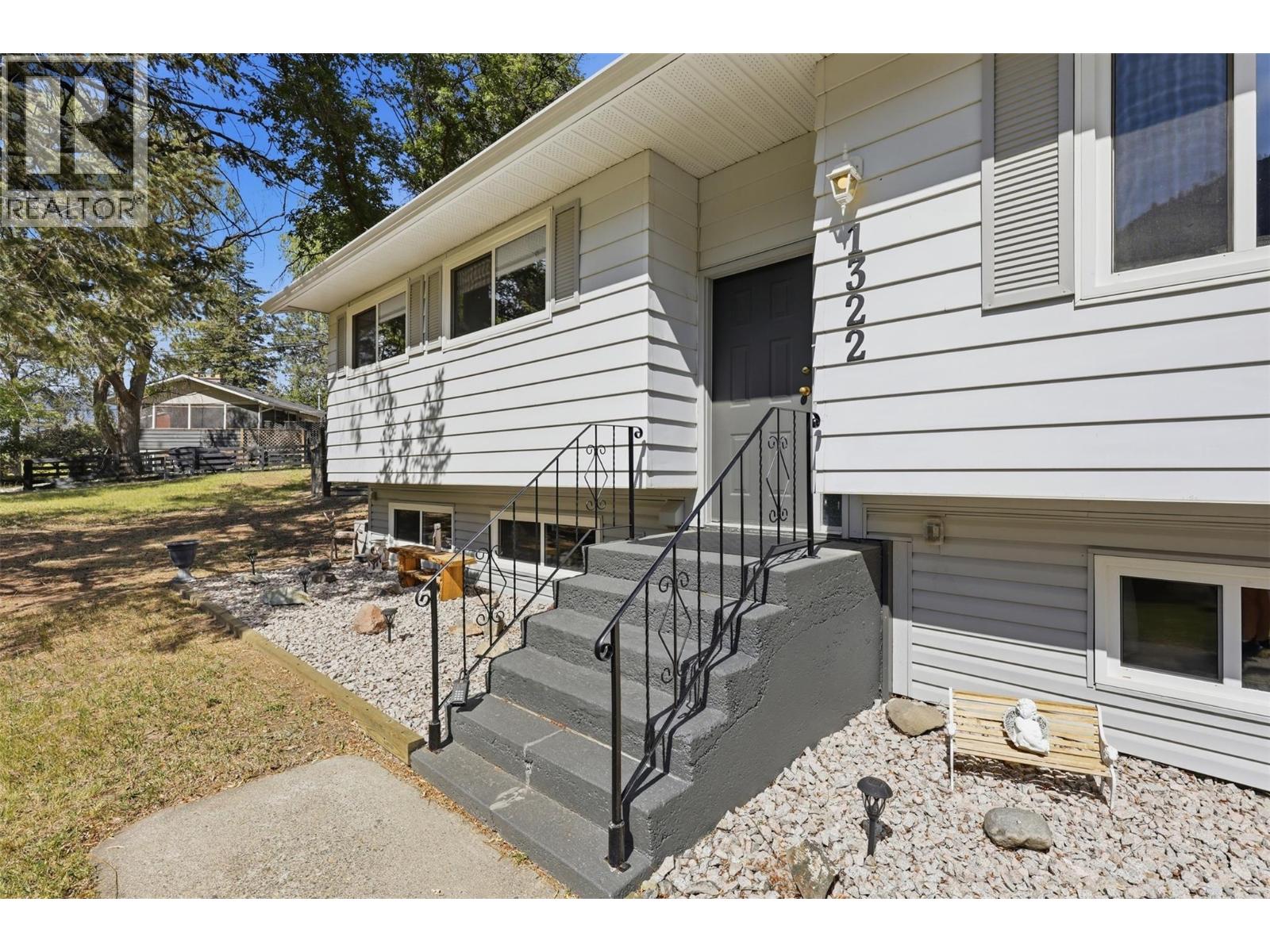 1322 Lamar Drive, Kamloops, British Columbia  V2C 5C6 - Photo 2 - 10387457